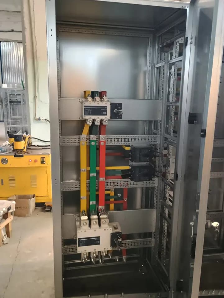 Cabinet 2000 × 800 × 600 mm: frame and internal mounting