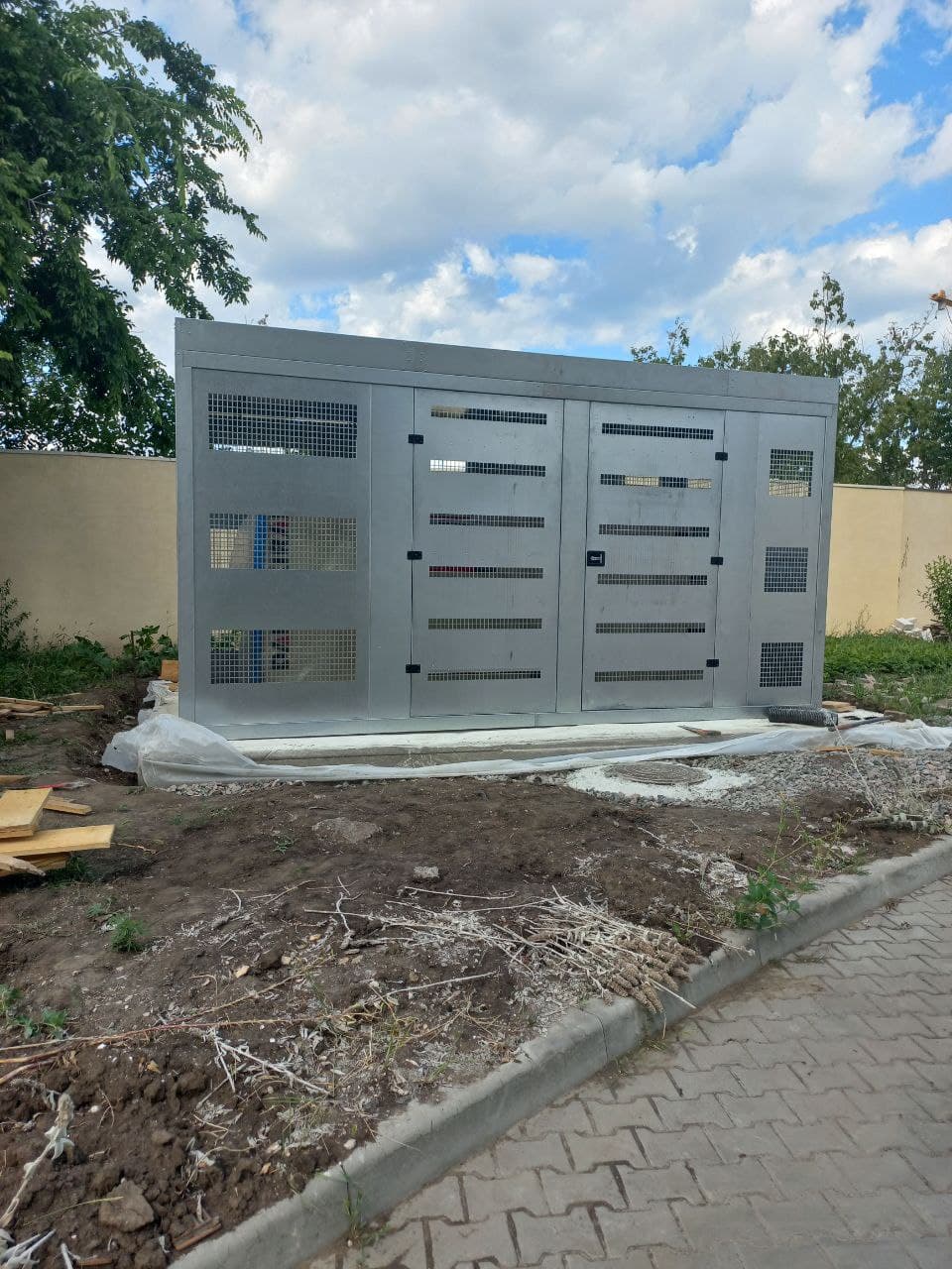 Типове рішення: захисне укриття (металевий бокс) і фундамент для ДГУ