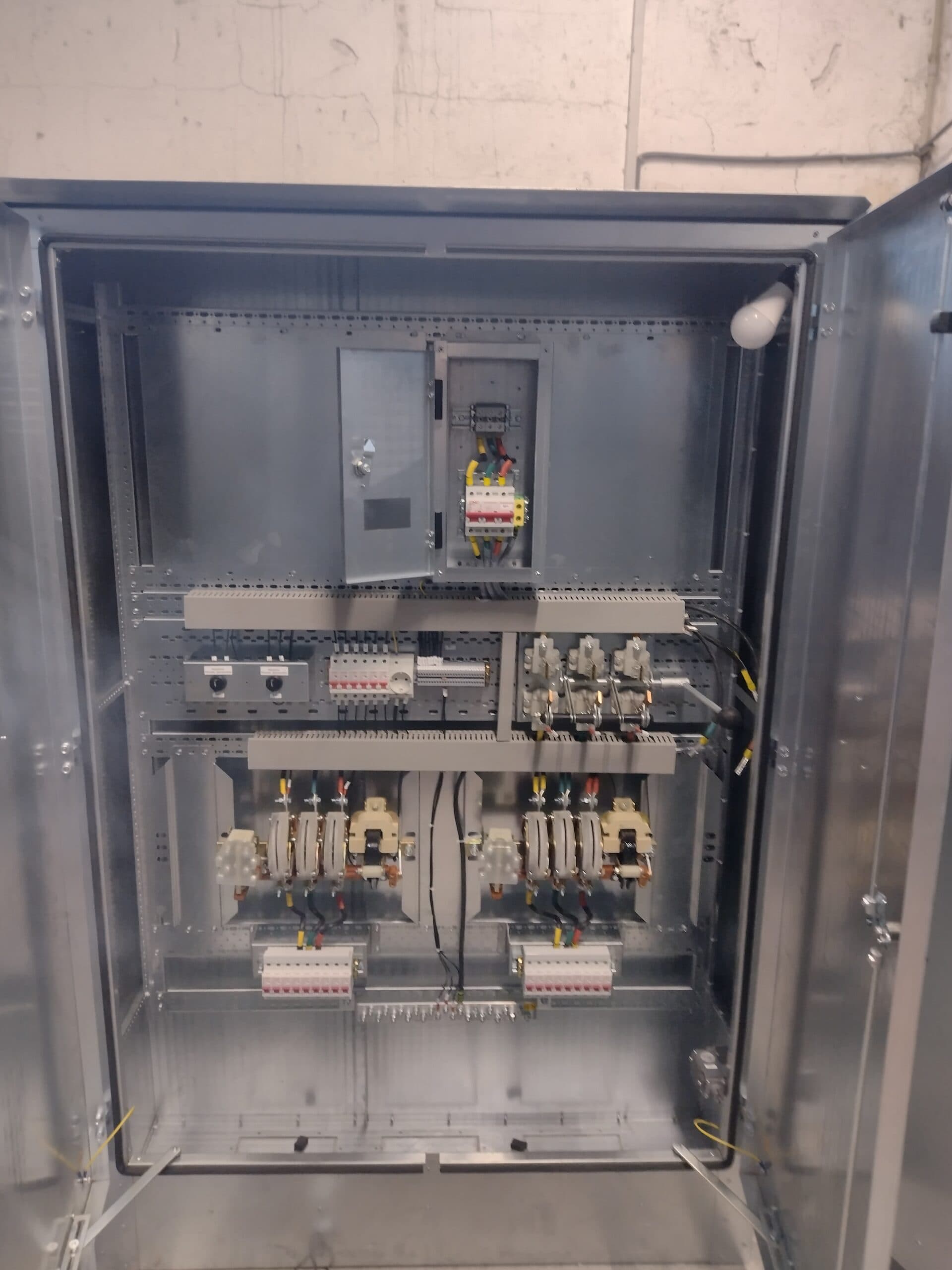 I-710 (UNO) Outdoor Street Lighting Control Cabinets
