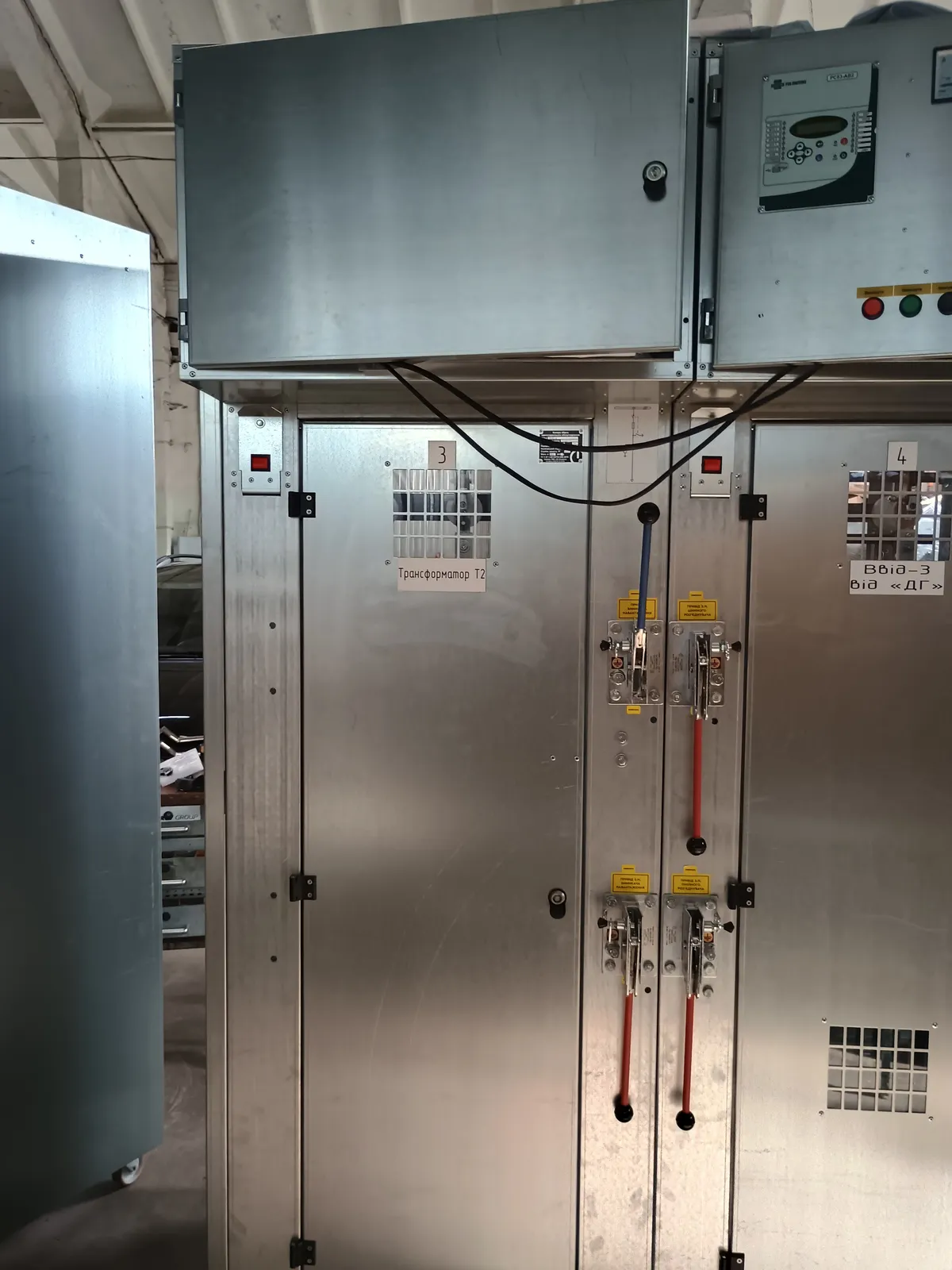 A row of КСО-Е cells of the 10 kV switching station