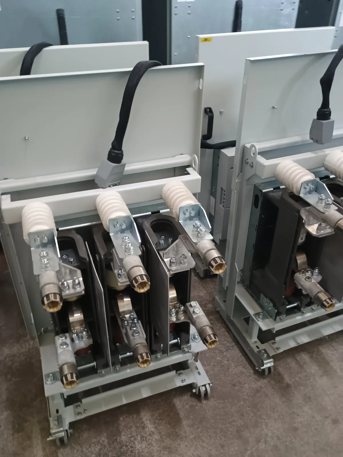 Withdrawable truck of a 6 kV КРУ-Е cubicle