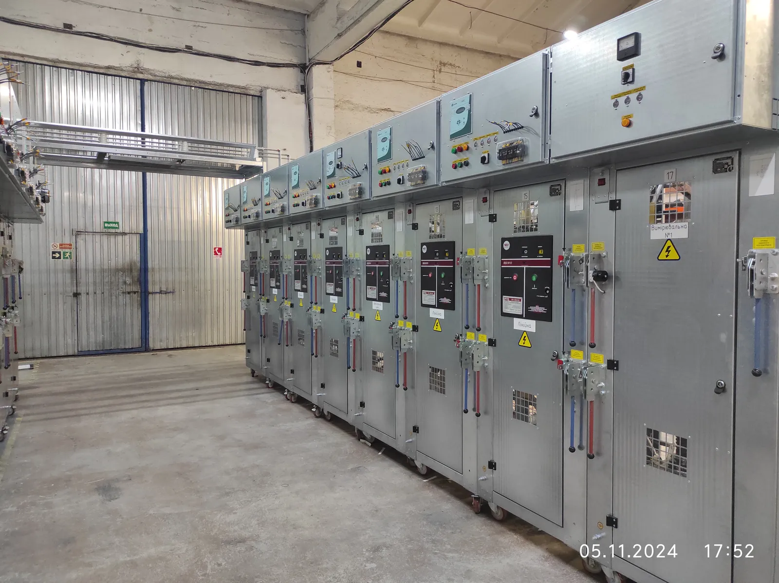 Finished 10 kV КСО-Е cells with bay marking