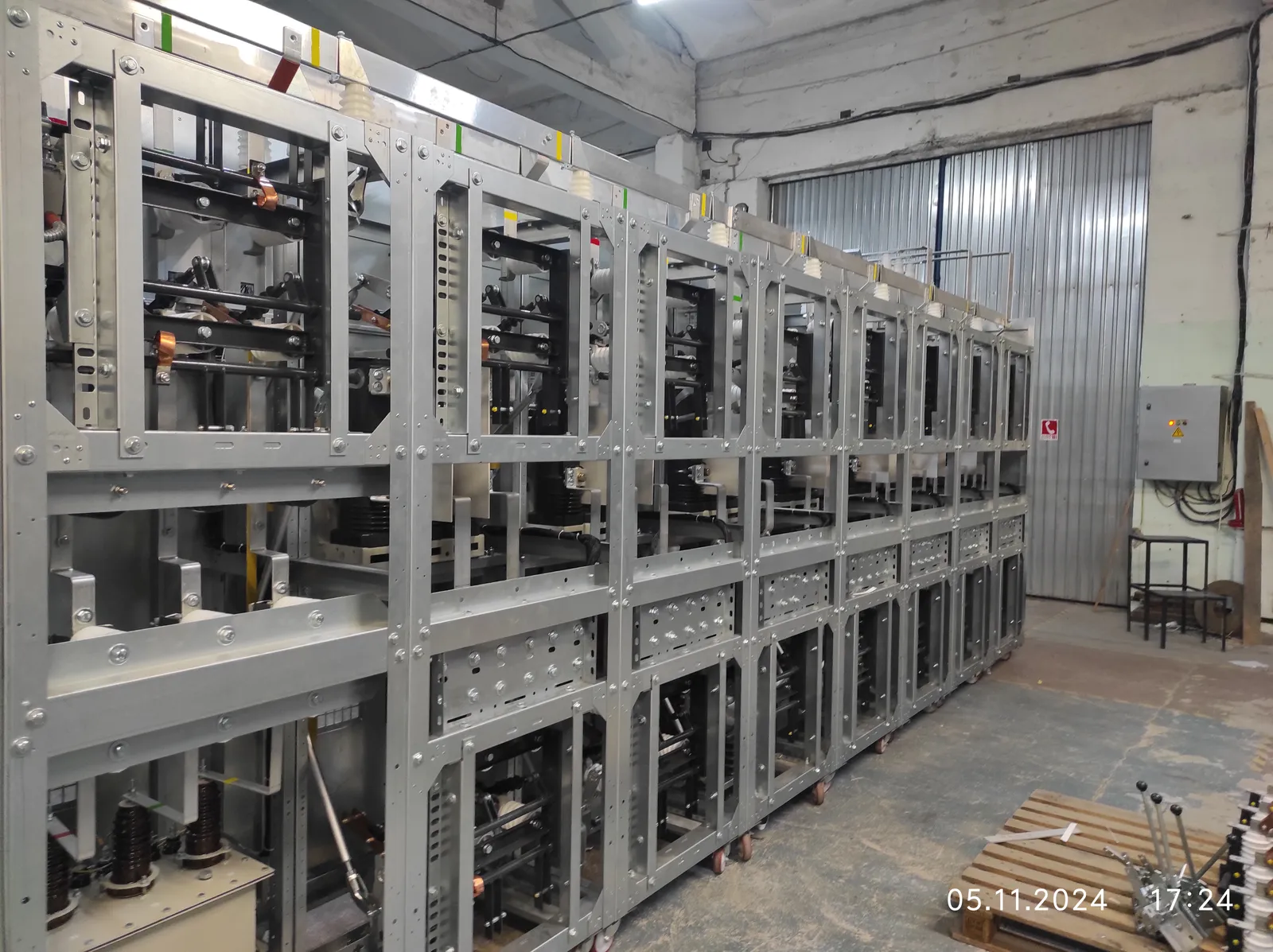 Assembly of КСО-Е cell frames at the LK Energy plant in Odesa