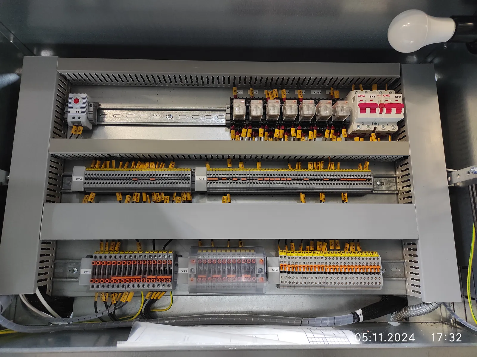 Secondary circuits of a КСО-Е cell: relays, MCBs and terminal rows