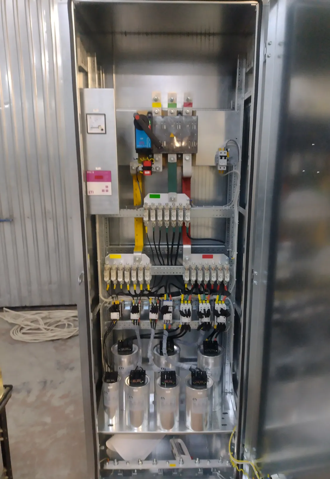 LK Energy УКМ-0.4-230 power factor correction unit: capacitor stages, contactors and controller