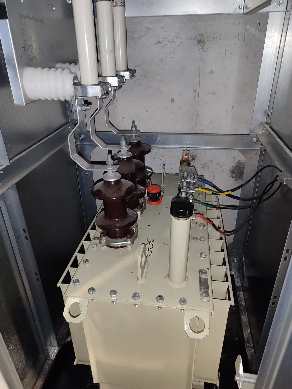 A row of КСО-Е cells in the switching station room