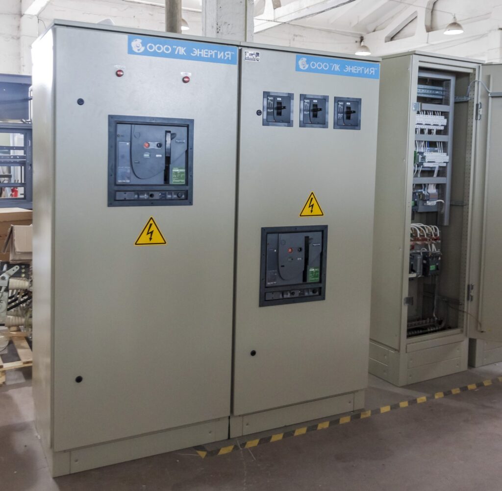 Completed 0.4 kV cabinets with Schneider Electric air circuit breakers by LK Energy