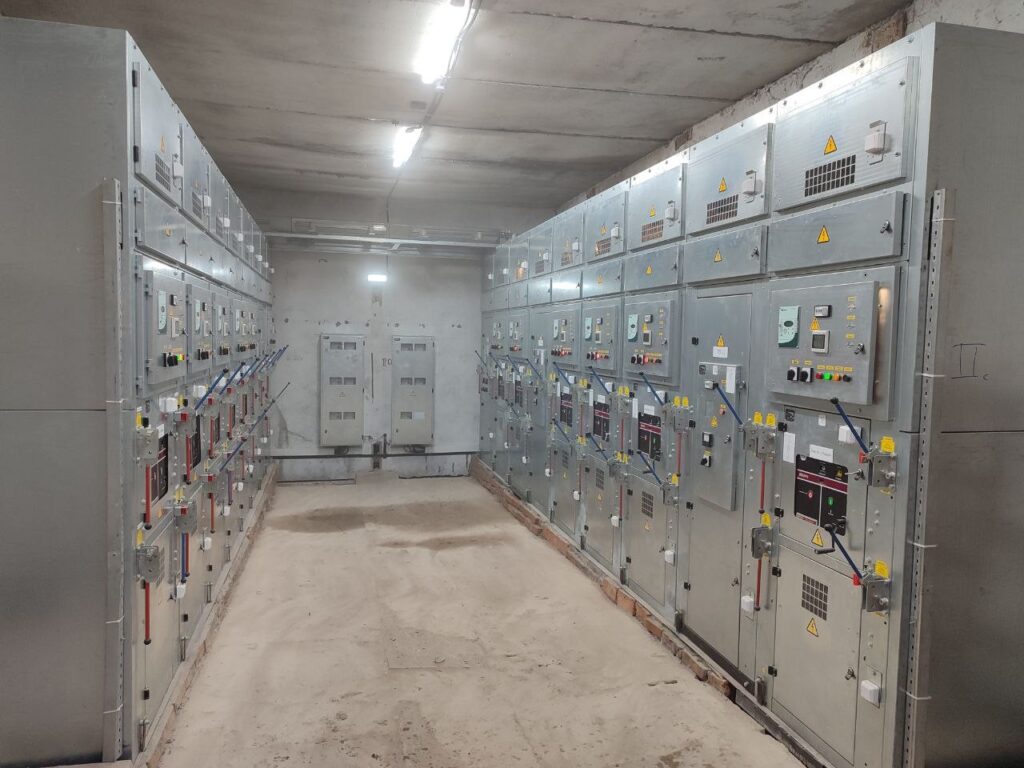10 kV switchgear with two rows of KSO cubicles inside a substation room