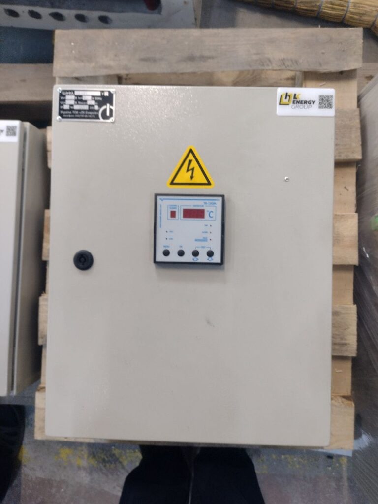 Automation control box with temperature controller on door, manufactured by LK Energy