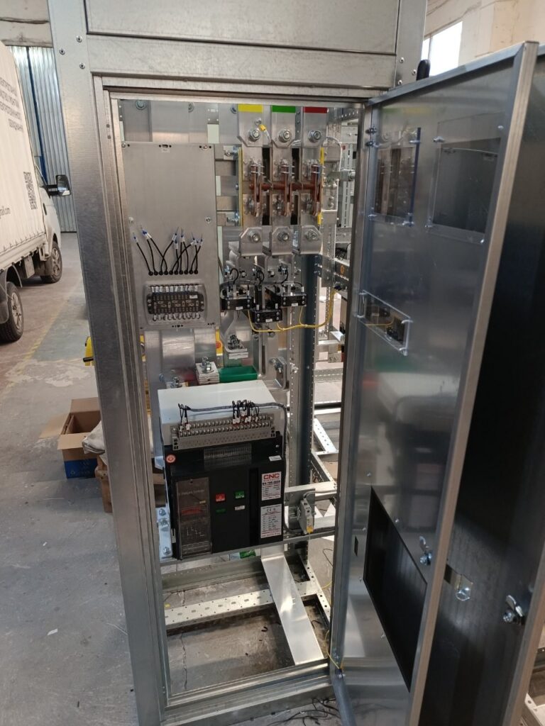 Assembly of a 0.4 kV main distribution board with air circuit breaker in workshop